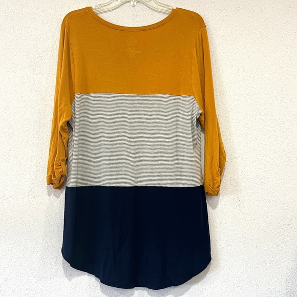 24/7 Maurices Women’s Halve Sleeve Tee Size 0X - Picture 2 of 4